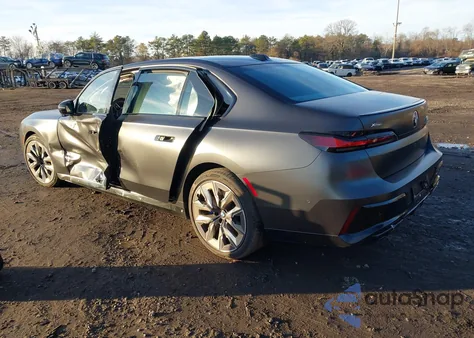 2025 BMW 760I xDrive z USA, uszkodzony, nr VIN WBA33EJ03SCU49090